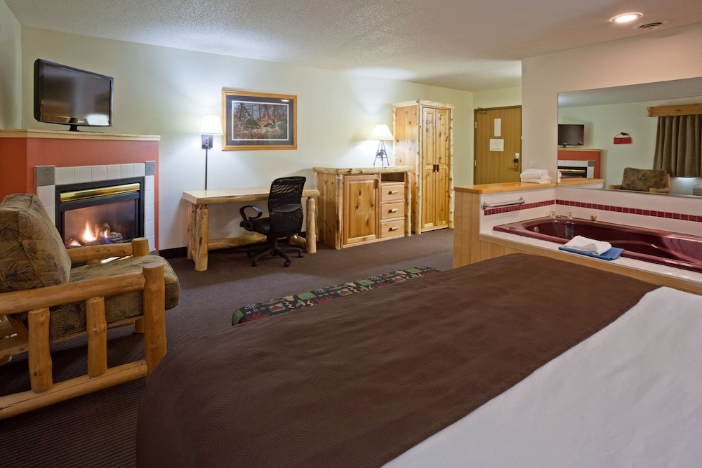 Superior Studio Suite, 1 King Bed, Jacuzzi, Fireplace, Non Smoking photo 1