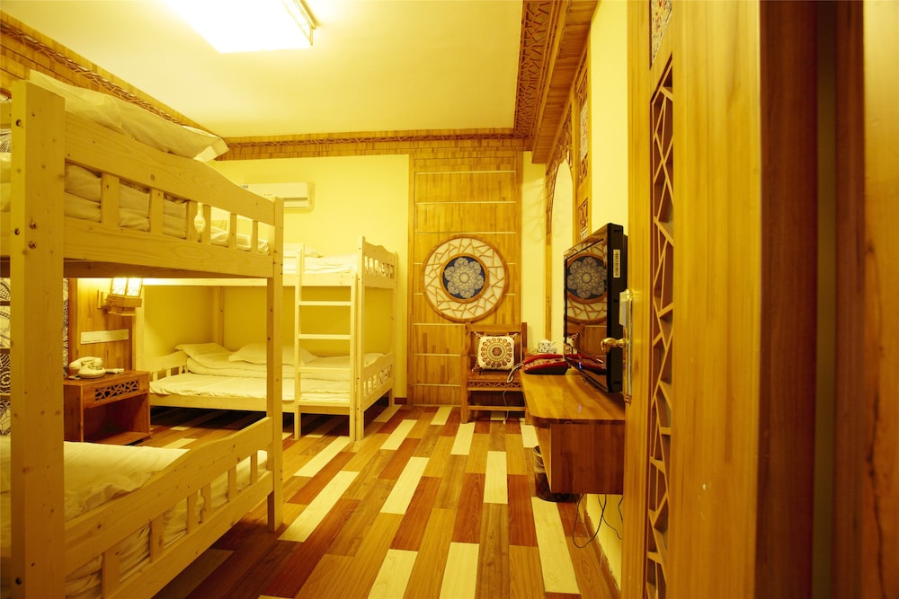 Bed in 6-Bed Mixed Dormitory Room photo 3