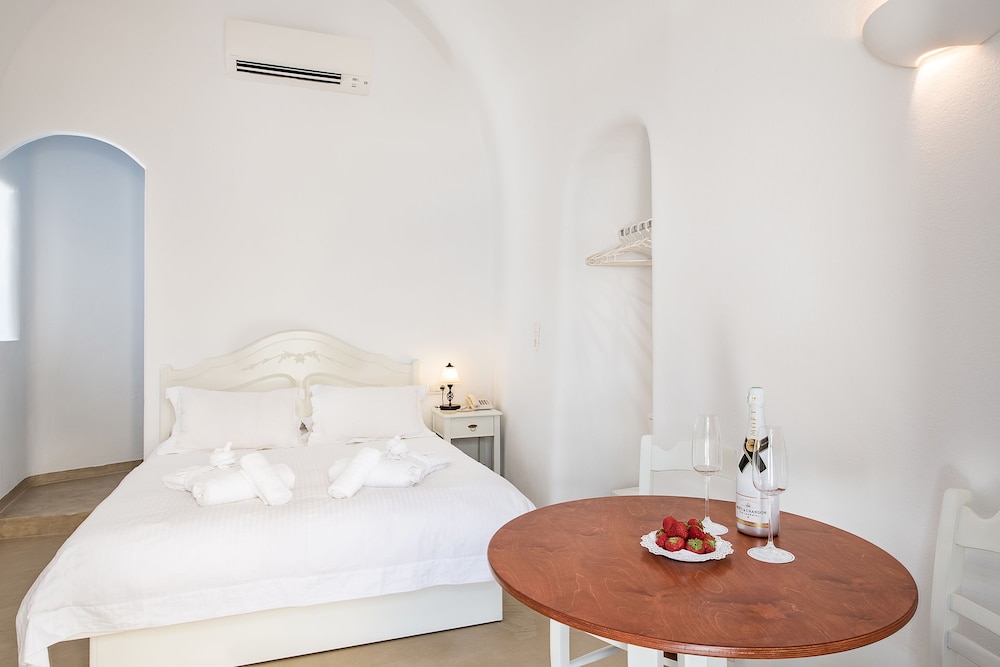 Double Room (Caldera View)