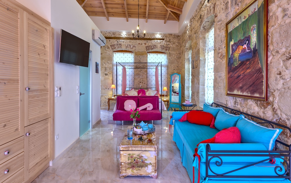 Executive Suite - Photo 6