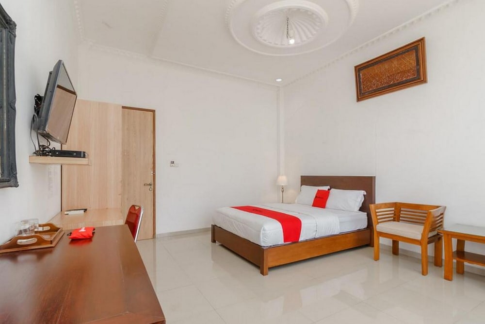 Premium Room (RedDoorz) - Photo 4