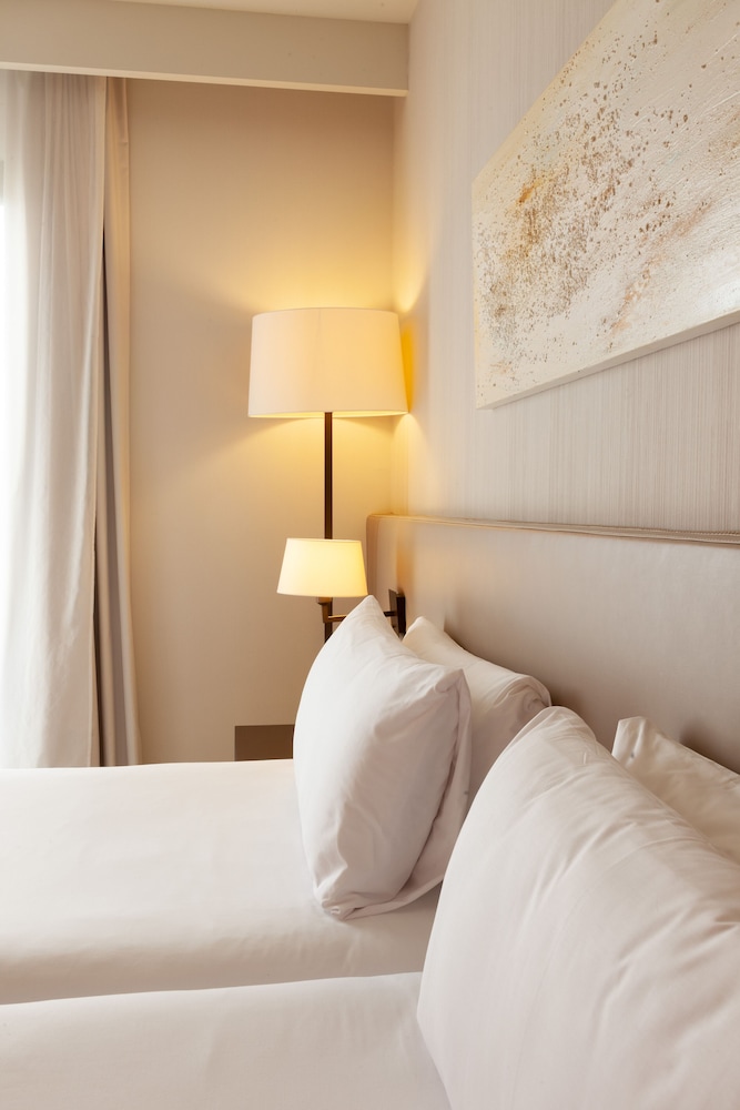 Double Room - Photo 6