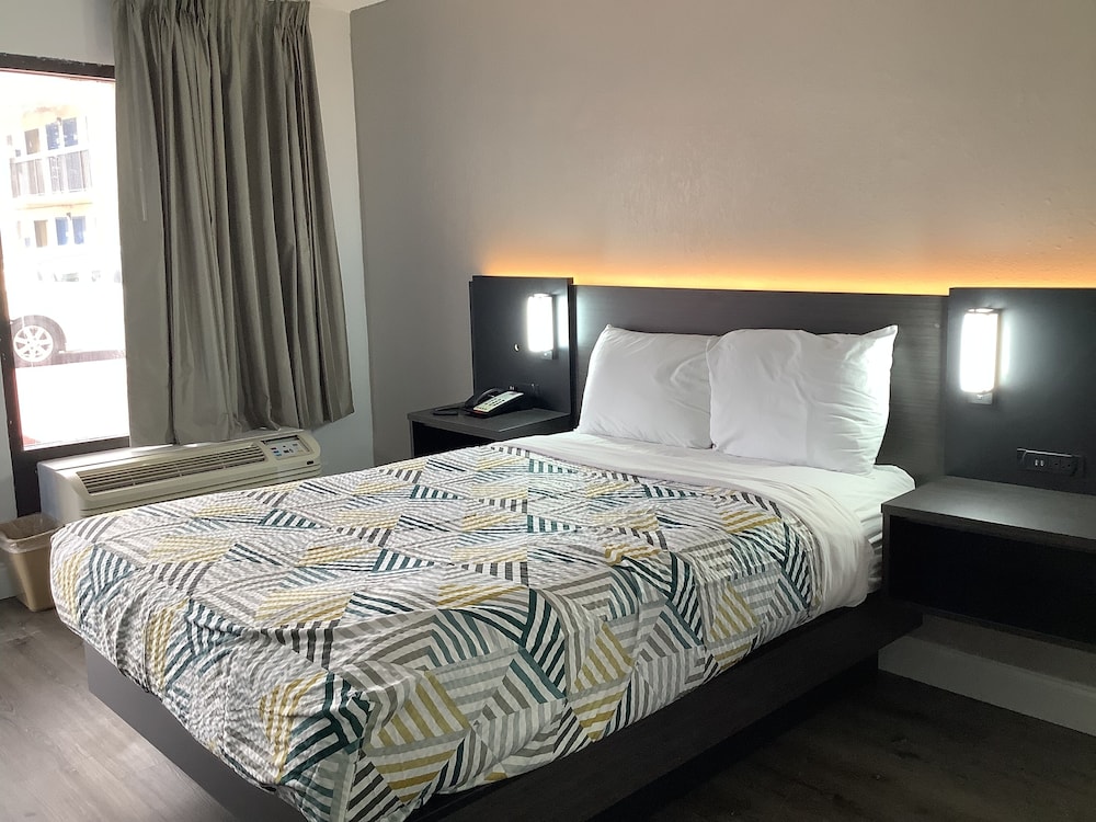 Standard Room, 1 Double Bed, Smoking - Photo 8