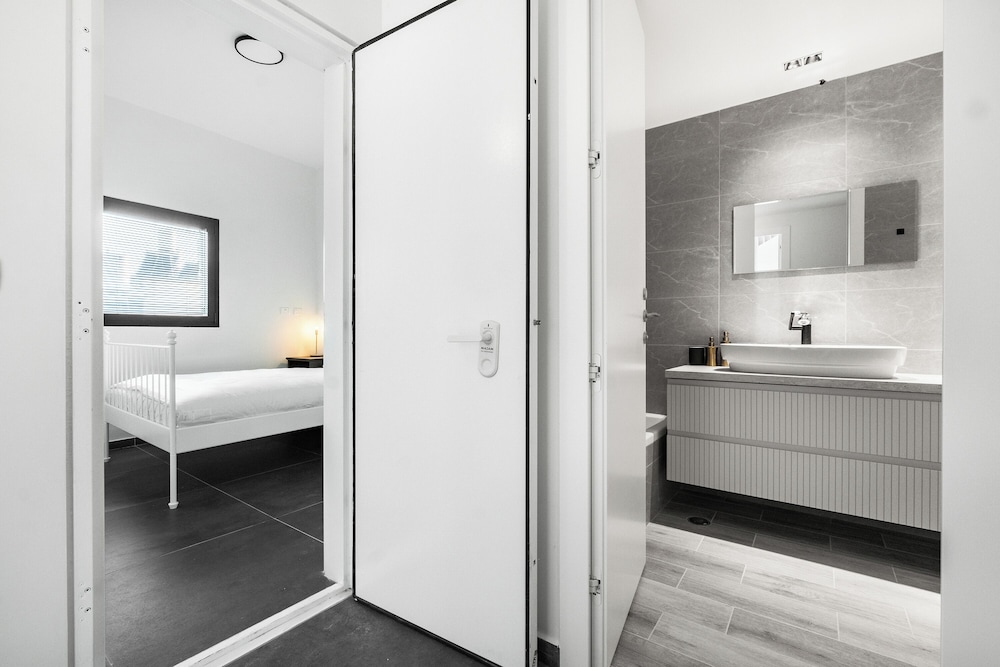 Grand Suite, 3 Bedrooms, 2 Bathrooms, City View