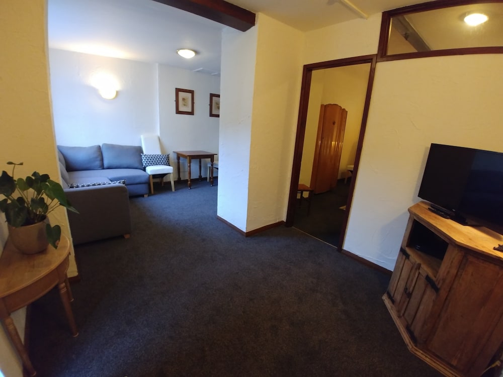 Basic Apartment, 1 Double Bed, Non Smoking photo 2