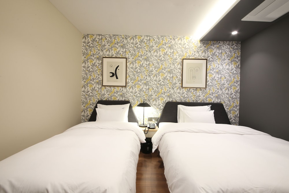 Deluxe Twin Room - Photo 1