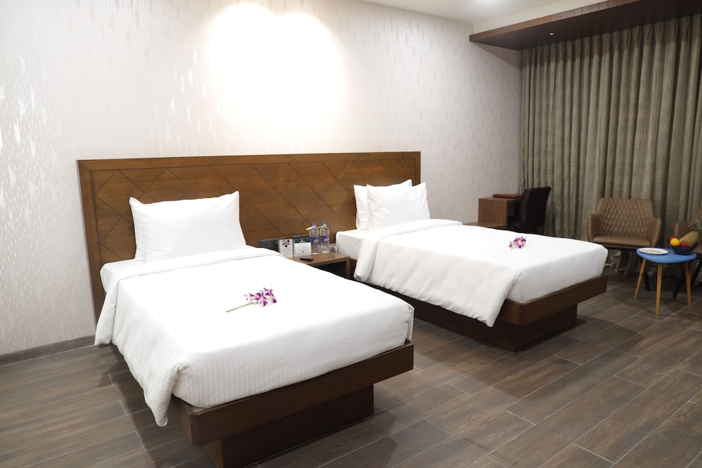 Standard Twin Room - Photo 1