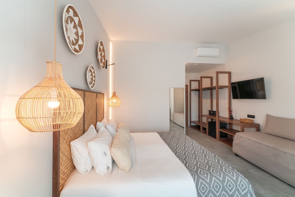 Superior Double Room, Pool View photo 1