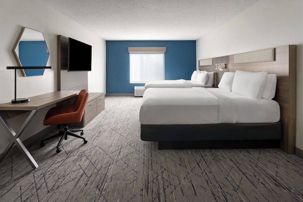 Room, 2 Queen Beds, Accessible Bathtub (Mobility Accessible) - Photo 1
