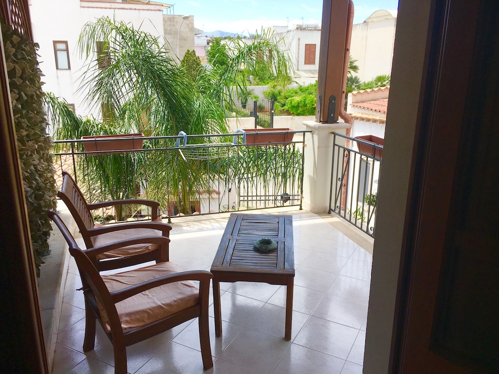 Double Room - Photo 11