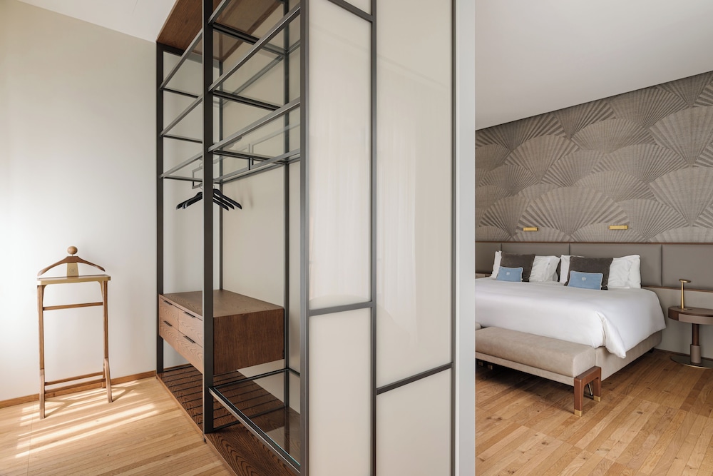 Premium Suite, Lake View