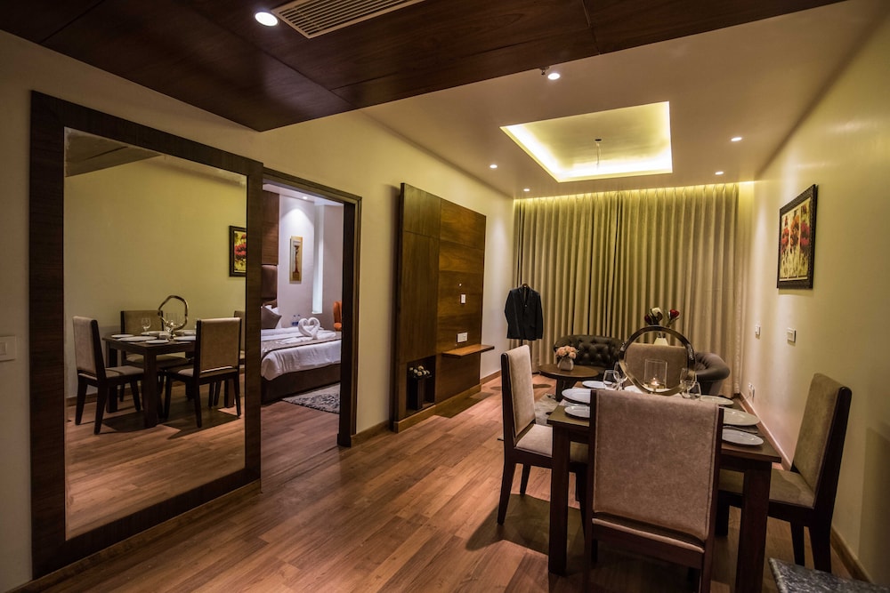 Luxury Room, Balcony - Photo 16