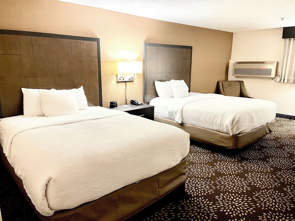 Standard Room, 2 Queen Beds, Non Smoking - Photo 2
