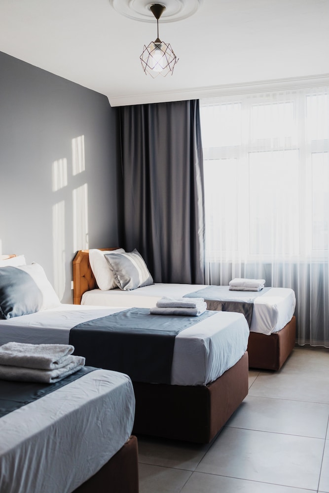 Basic Triple Room, Balcony