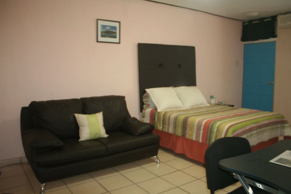 Executive Double Room Single Use, 1 Queen Bed photo 3