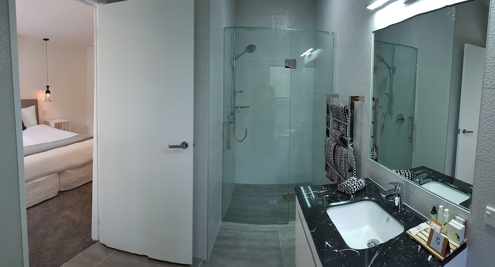 Comfort Double Or Twin Room, 1 Bedroom, Patio, Garden View photo 2