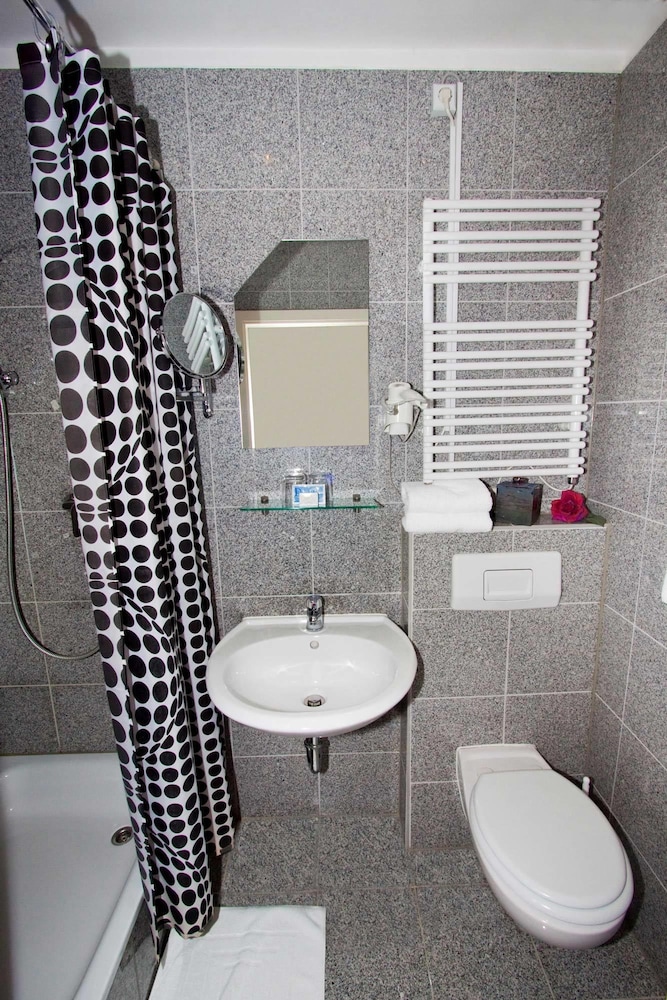 Single Room photo 3