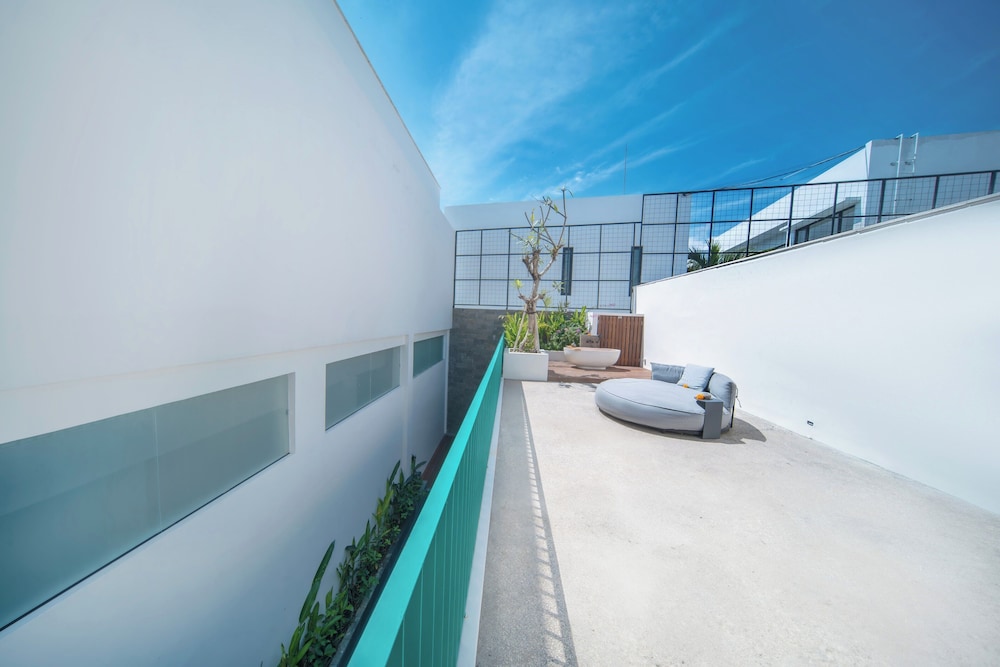 One Bedroom Villa With Private Pool - Photo 7