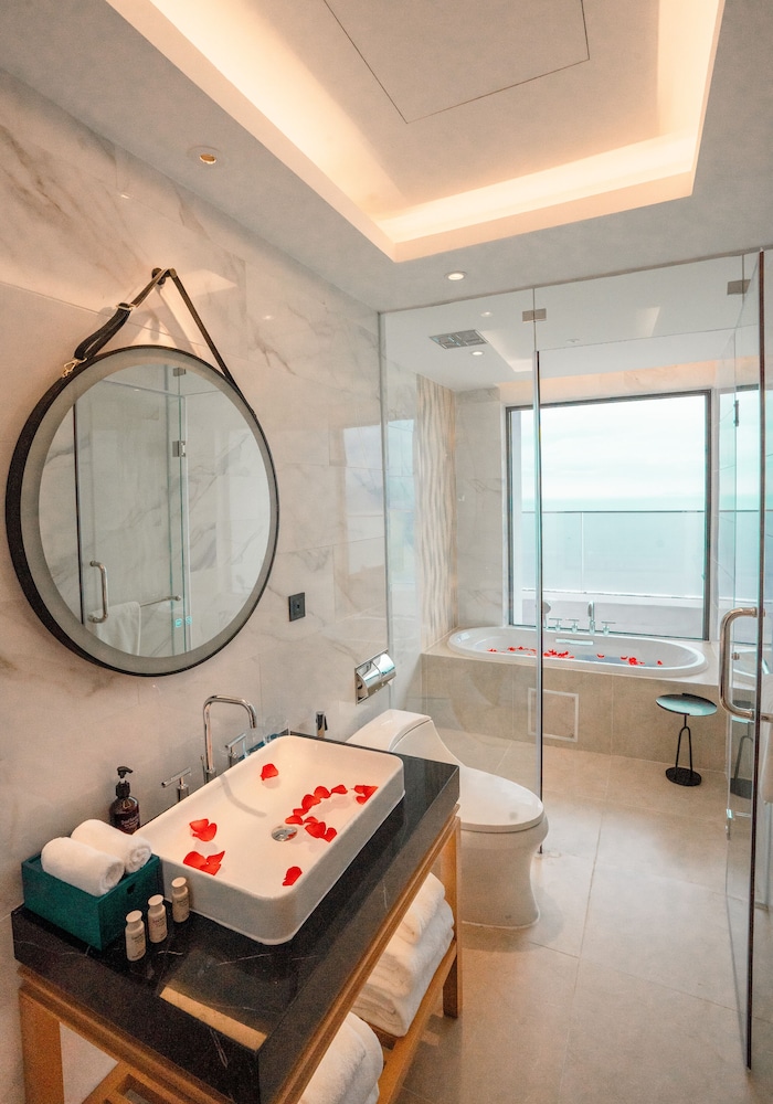 Two-bedroom Suite Oceanview - Photo 13