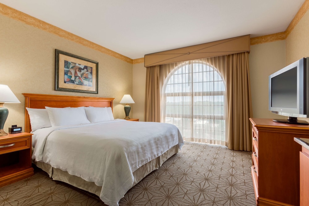 Suite, 1 King Bed, Accessible, Non Smoking