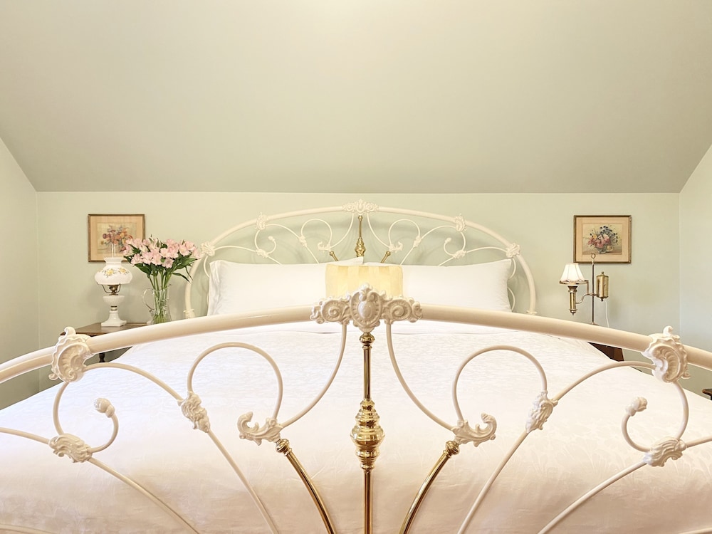 Cinderella Room, 1st Floor (Stair Access Only) photo 2