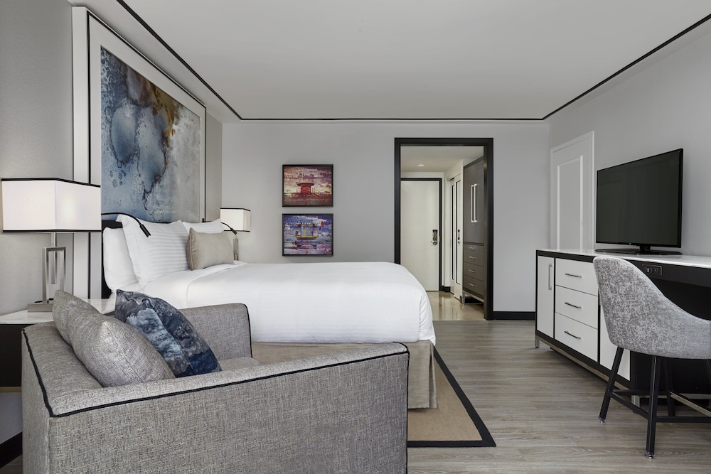 Room, 1 King Bed with Sofa bed, Balcony, Ocean View - Photo 2