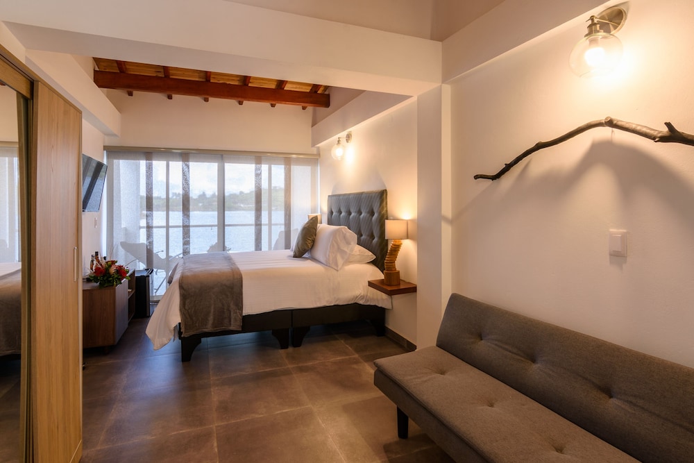 Premium Room, 1 Queen Bed with Sofa bed photo 1