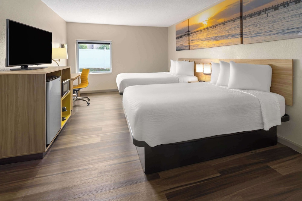 Room, 2 Double Beds, Non Smoking (Interior Corridor) photo 1