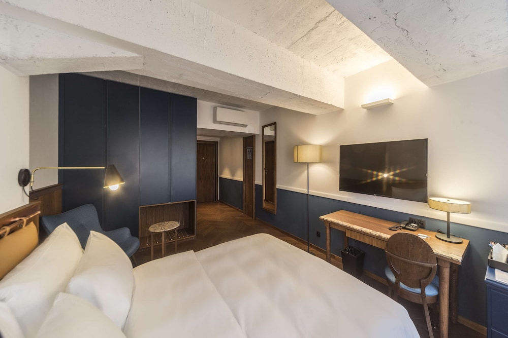 Superior Room (Old Granary)