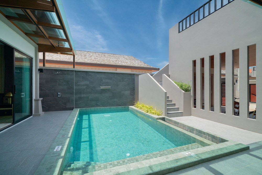 3 Bedroom Grand Deluxe Pool Villa - Photo 4