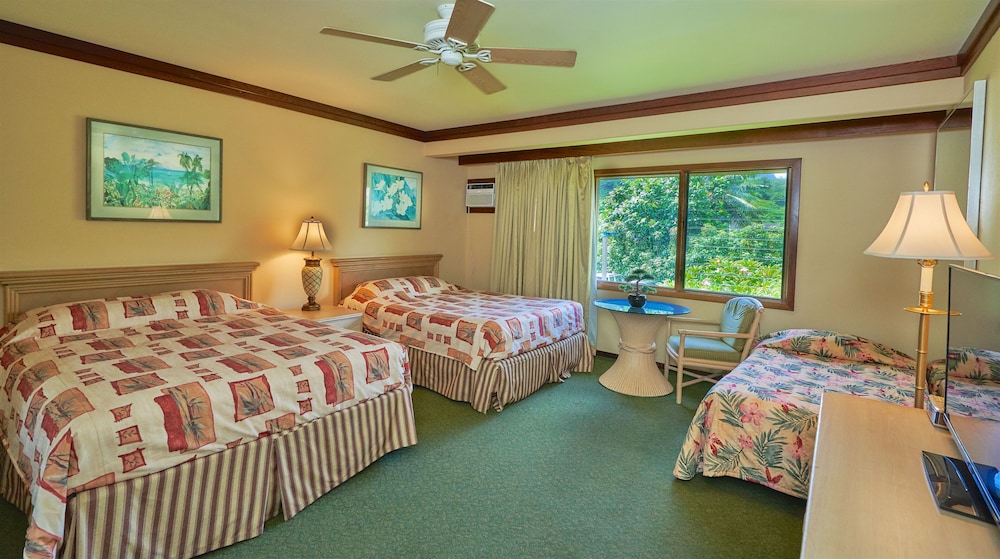 Standard Room, Multiple Beds (No Resort Fee, Free Breakfast) photo 2