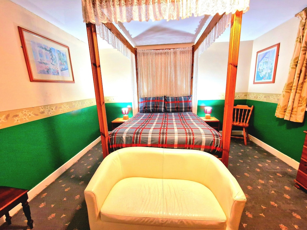 Classic Double Room, Ensuite - Photo 2