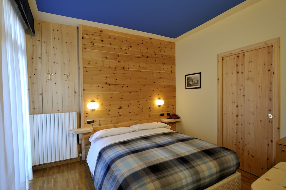Superior Triple Room, Balcony photo 2