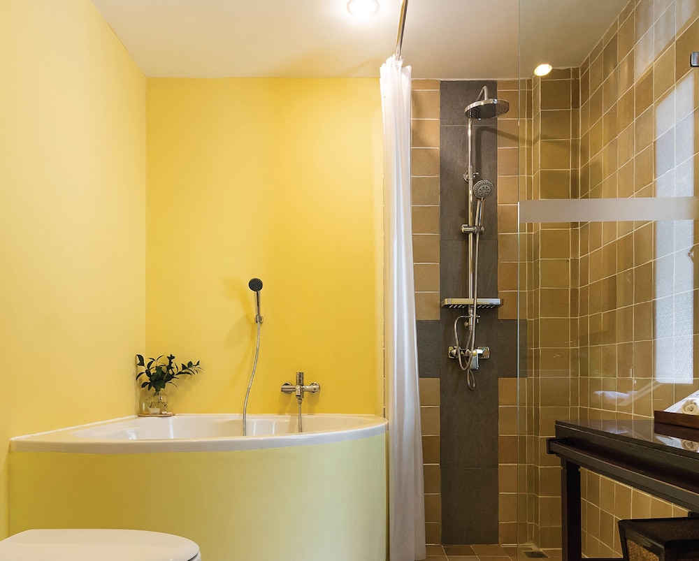 Deluxe Twin Room, 2 Twin Beds, Bathtub photo 2