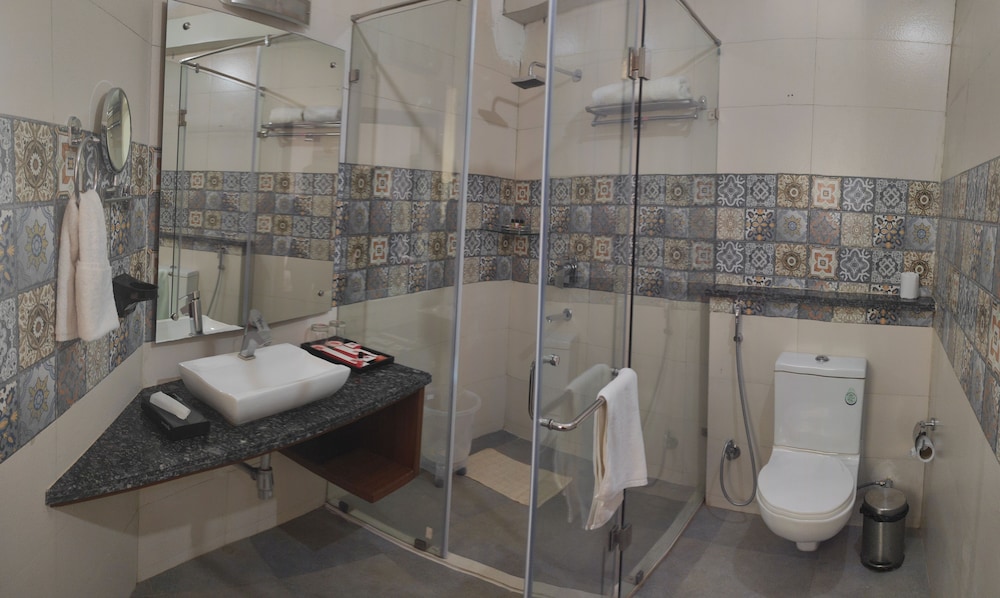 Luxury Suite photo 2