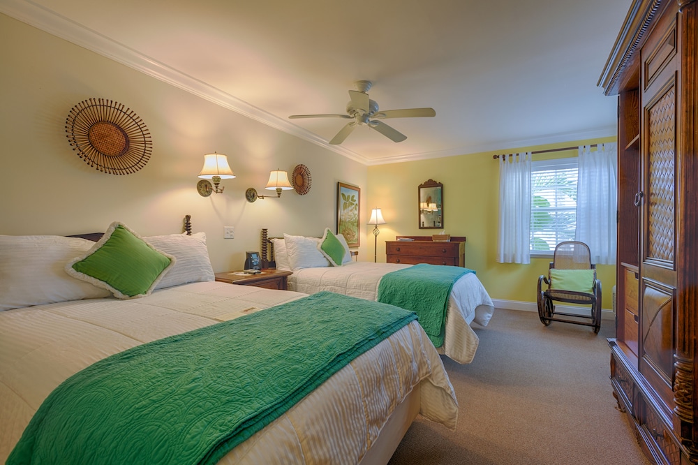 Standard Room, 2 Double Beds, Non Smoking, Pool View (2nd Floor) - Photo 1