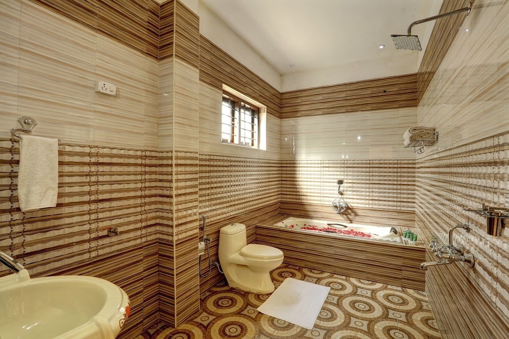 Honeymoon Suite photo 2