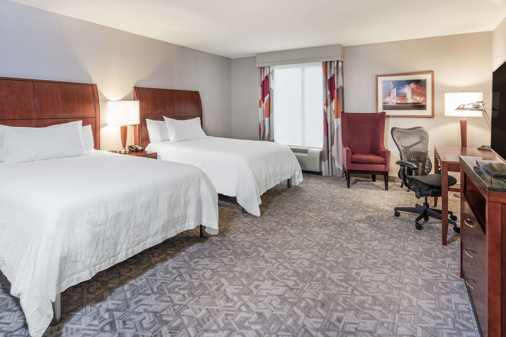 Room, 2 Queen Beds, Accessible (Roll-In Shower, Mobility & Hearing) photo 2