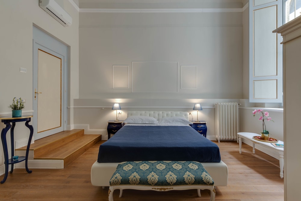 Triple Room, 1 Queen Bed with Sofa bed (Fiesole) photo 2