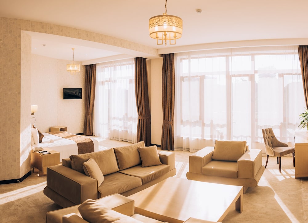 Suite - Photo 3