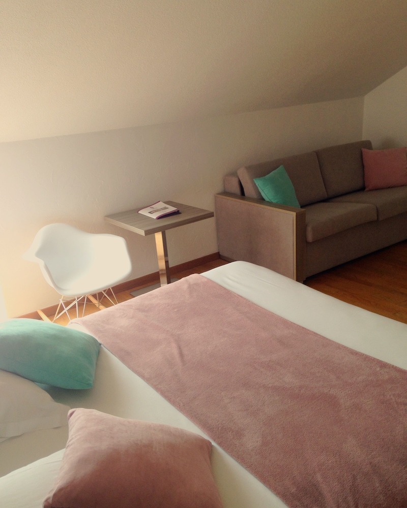 Family Room, Jetted Tub photo 3