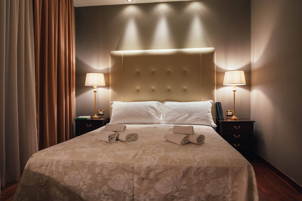 Luxury Double Room, Jetted Tub photo 1