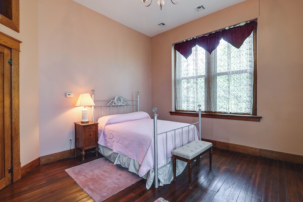 House (4 Bedrooms) photo 3