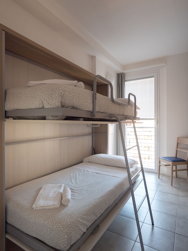 Apartment, 2 Bedrooms, Balcony, Partial Sea View (Trilocale) photo 3