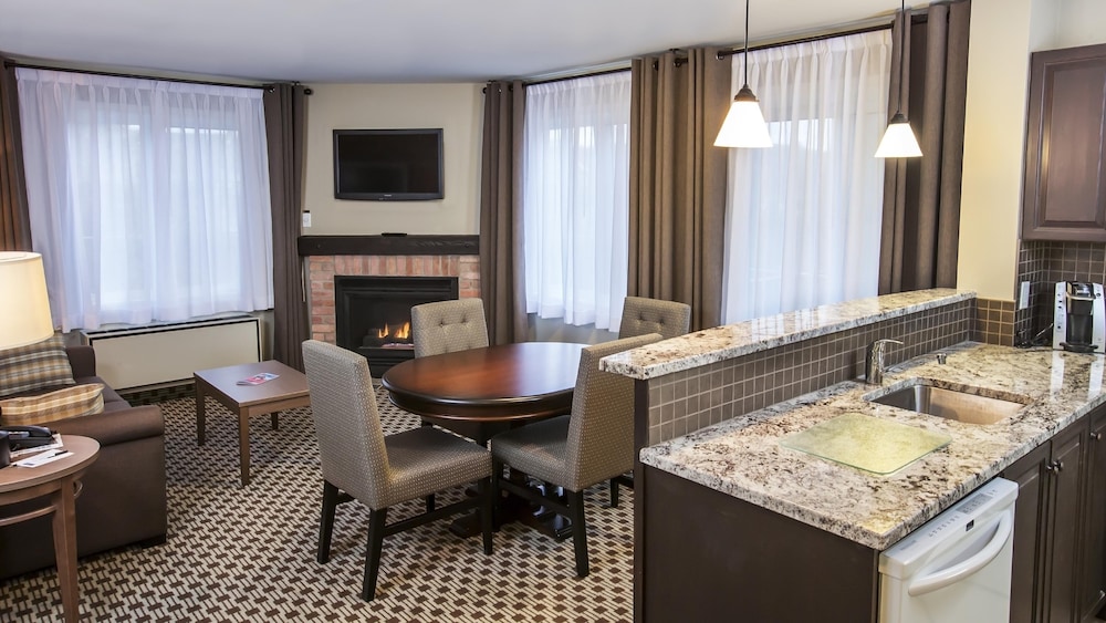 Suite, Multiple Beds