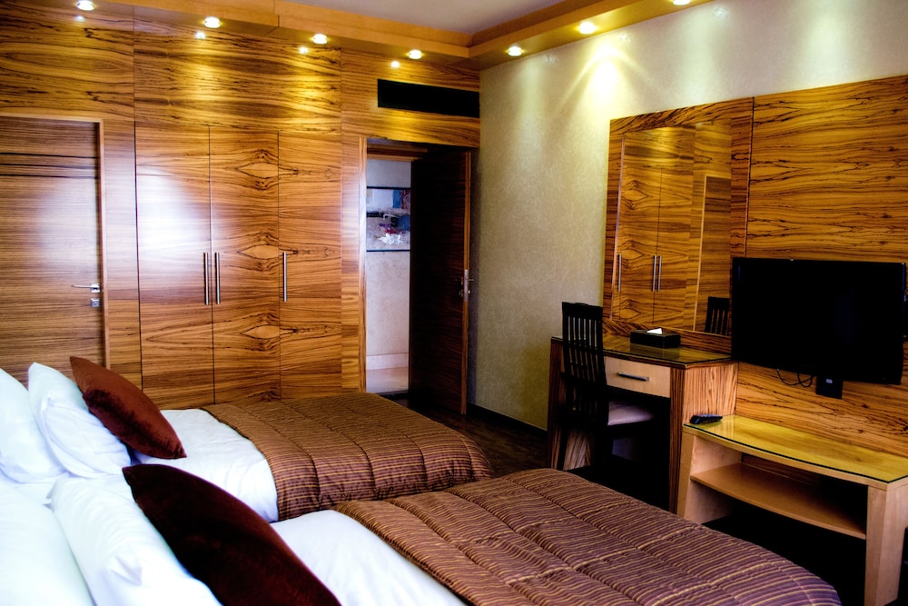 Family Suite, 2 Bedrooms, Smoking, Kitchenette photo 3