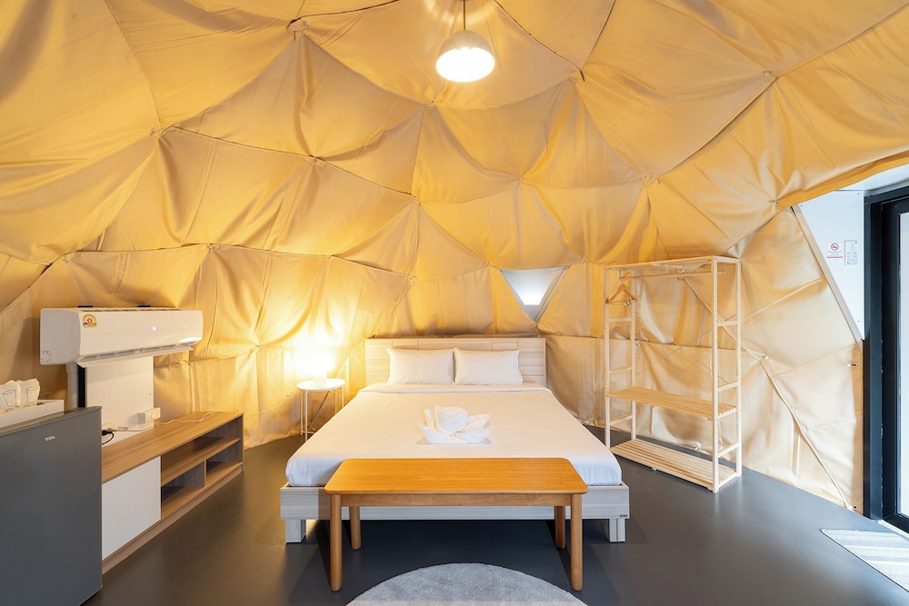 Tent - Photo 2