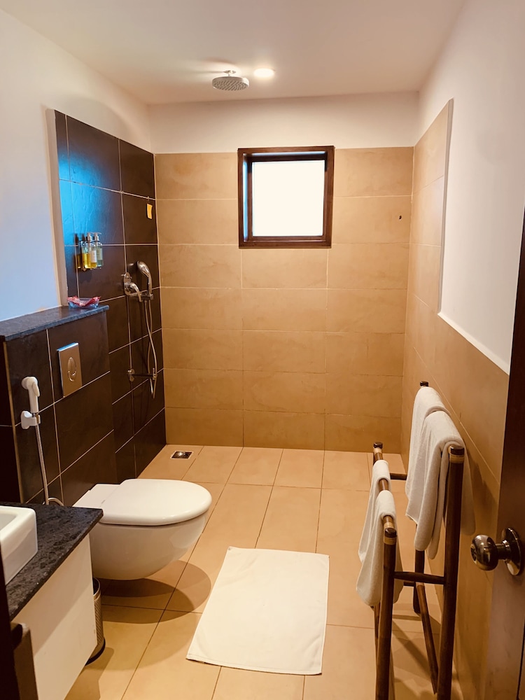 Deluxe Room, 1 Bedroom - Photo 12