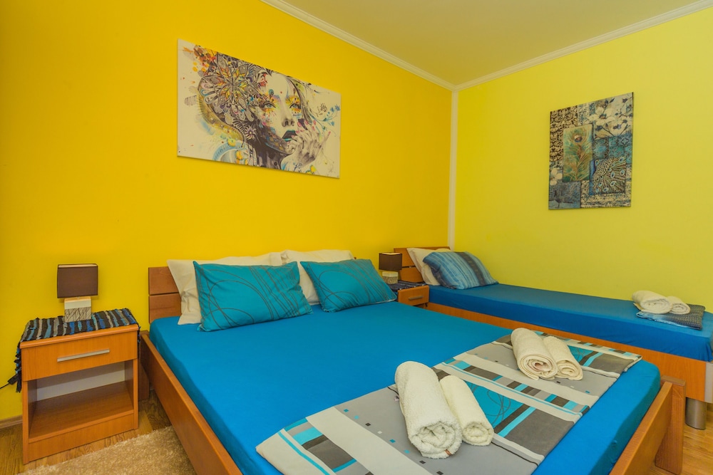 Standard Apartment, Multiple Beds, Mountain View, Ground Floor
