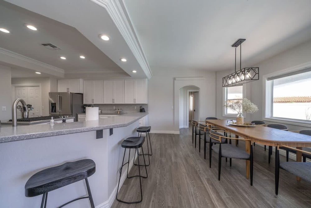 Villa de Luxe Lake Havasu avec Piscine, Foyer et Vues, Photo 13